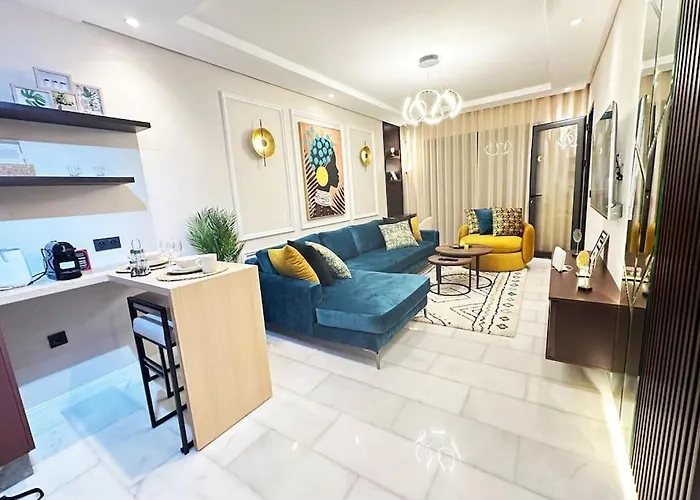 Stylish Appartement Lumineux Et Luxueux Au Coeur De Maarif Quartier Palmier Pres De Station Tramway & Bd Abdelmoumen Casablanca