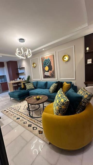 Stylish Lumineux Et Luxueux Au Coeur De Maarif Quartier Palmier Pres De Station Tramway & Bd Abdelmoumen *