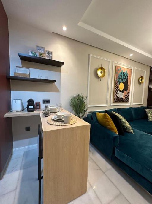 Stylish Lumineux Et Luxueux Au Coeur De Maarif Quartier Palmier Pres De Station Tramway & Bd Abdelmoumen
