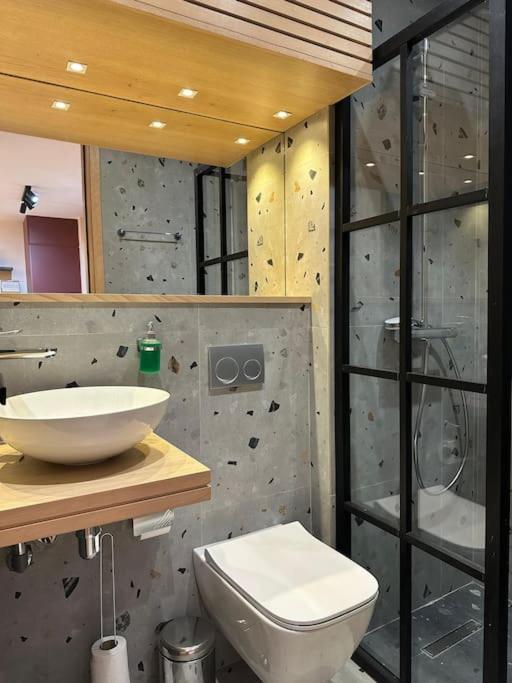 Apartment Stylish Lumineux Et Luxueux Au Coeur De Maarif Quartier Palmier Pres De Station Tramway & Bd Abdelmoumen