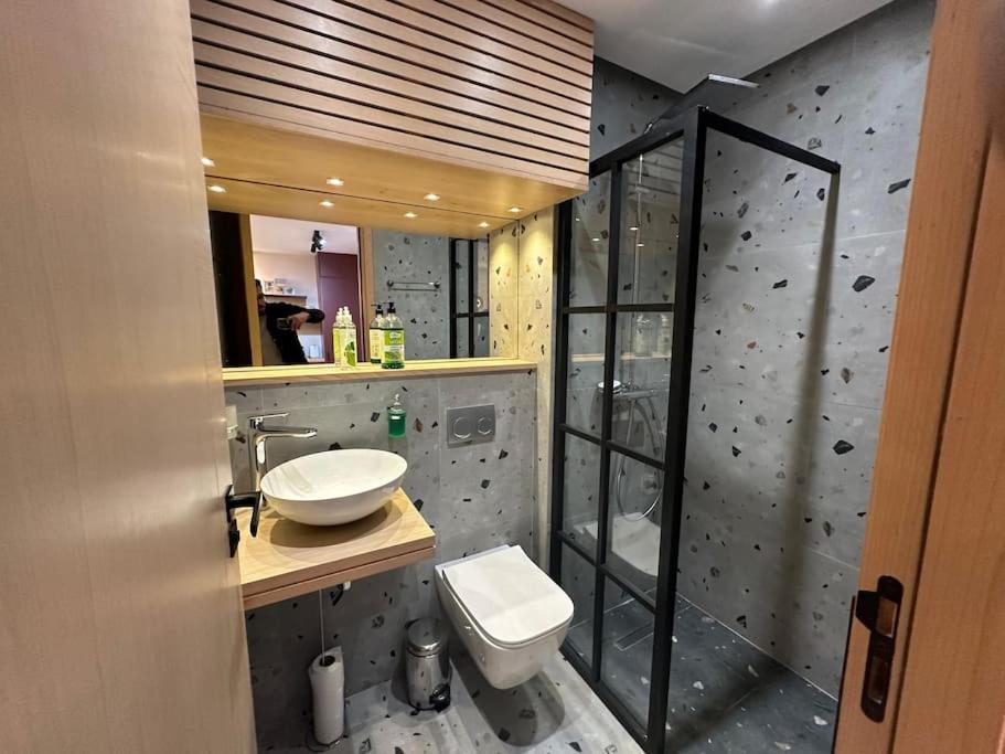 Stylish Lumineux Et Luxueux Au Coeur De Maarif Quartier Palmier Pres De Station Tramway & Bd Abdelmoumen Apartment *