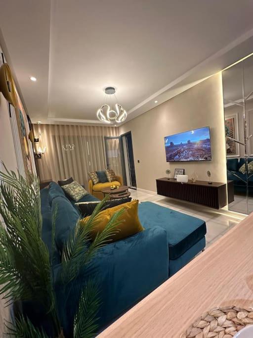 Apartment Stylish Lumineux Et Luxueux Au Coeur De Maarif Quartier Palmier Pres De Station Tramway & Bd Abdelmoumen Casablanca