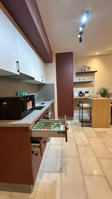 Stylish Lumineux Et Luxueux Au Coeur De Maarif Quartier Palmier Pres De Station Tramway & Bd Abdelmoumen Apartment