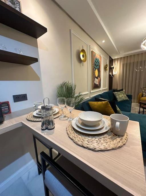 Apartment Stylish Lumineux Et Luxueux Au Coeur De Maarif Quartier Palmier Pres De Station Tramway & Bd Abdelmoumen