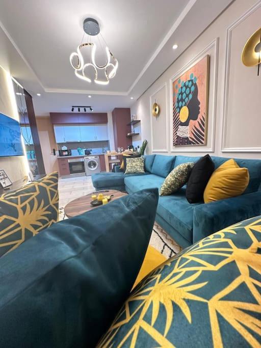 Stylish Lumineux Et Luxueux Au Coeur De Maarif Quartier Palmier Pres De Station Tramway & Bd Abdelmoumen * Casablanca