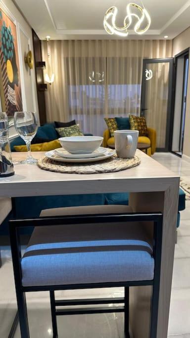 Stylish Lumineux Et Luxueux Au Coeur De Maarif Quartier Palmier Pres De Station Tramway & Bd Abdelmoumen * Casablanca