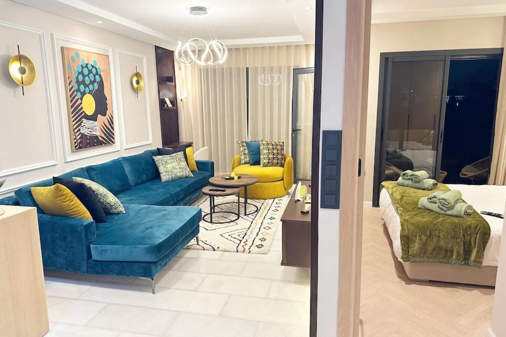Apartment Stylish Lumineux Et Luxueux Au Coeur De Maarif Quartier Palmier Pres De Station Tramway & Bd Abdelmoumen *