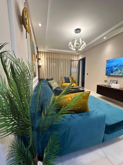 Apartment Stylish Lumineux Et Luxueux Au Coeur De Maarif Quartier Palmier Pres De Station Tramway & Bd Abdelmoumen *