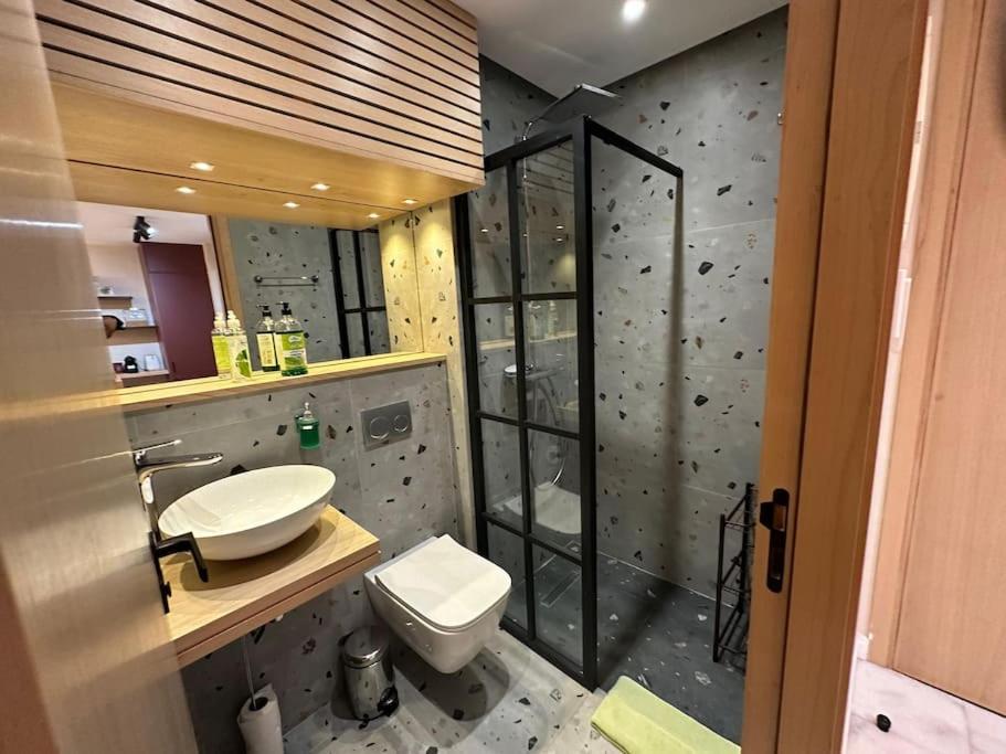 Stylish Lumineux Et Luxueux Au Coeur De Maarif Quartier Palmier Pres De Station Tramway & Bd Abdelmoumen *